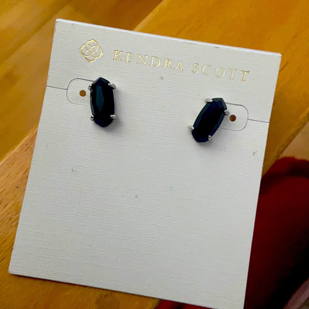 Brand NWT Kendra Scott Elle Studs